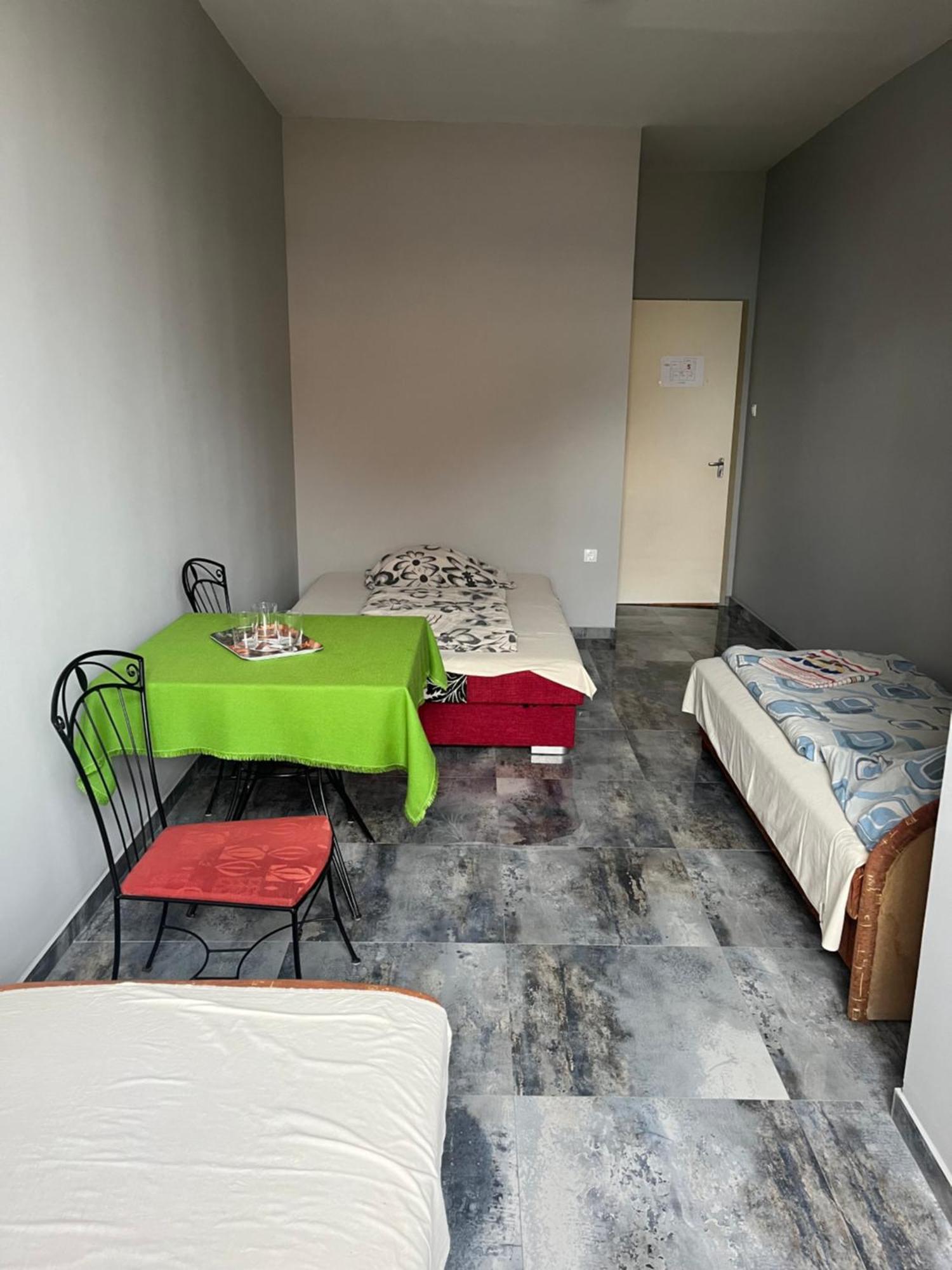 هيجيشالوم Lilla Motel المظهر الخارجي الصورة